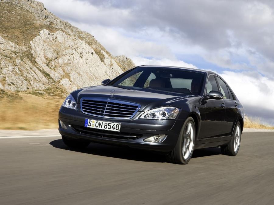  Mercedes-Benz S500 4Matic 2007 года  (фото 1 из 45)